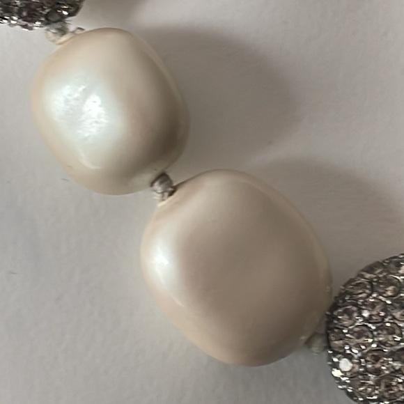 Talbots Baroque Knotted Pearl Necklace with Crystals EUC - Picture 3 of 5
